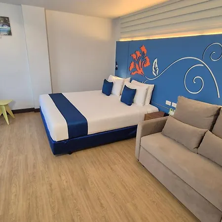 Days Inn By Wyndham Patong Beach Exterior photo