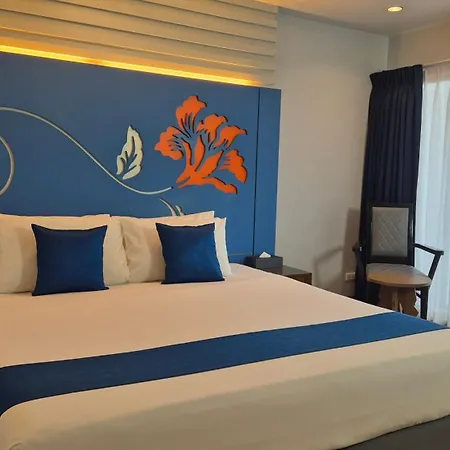 Days Inn By Wyndham Patong Beach Exterior photo