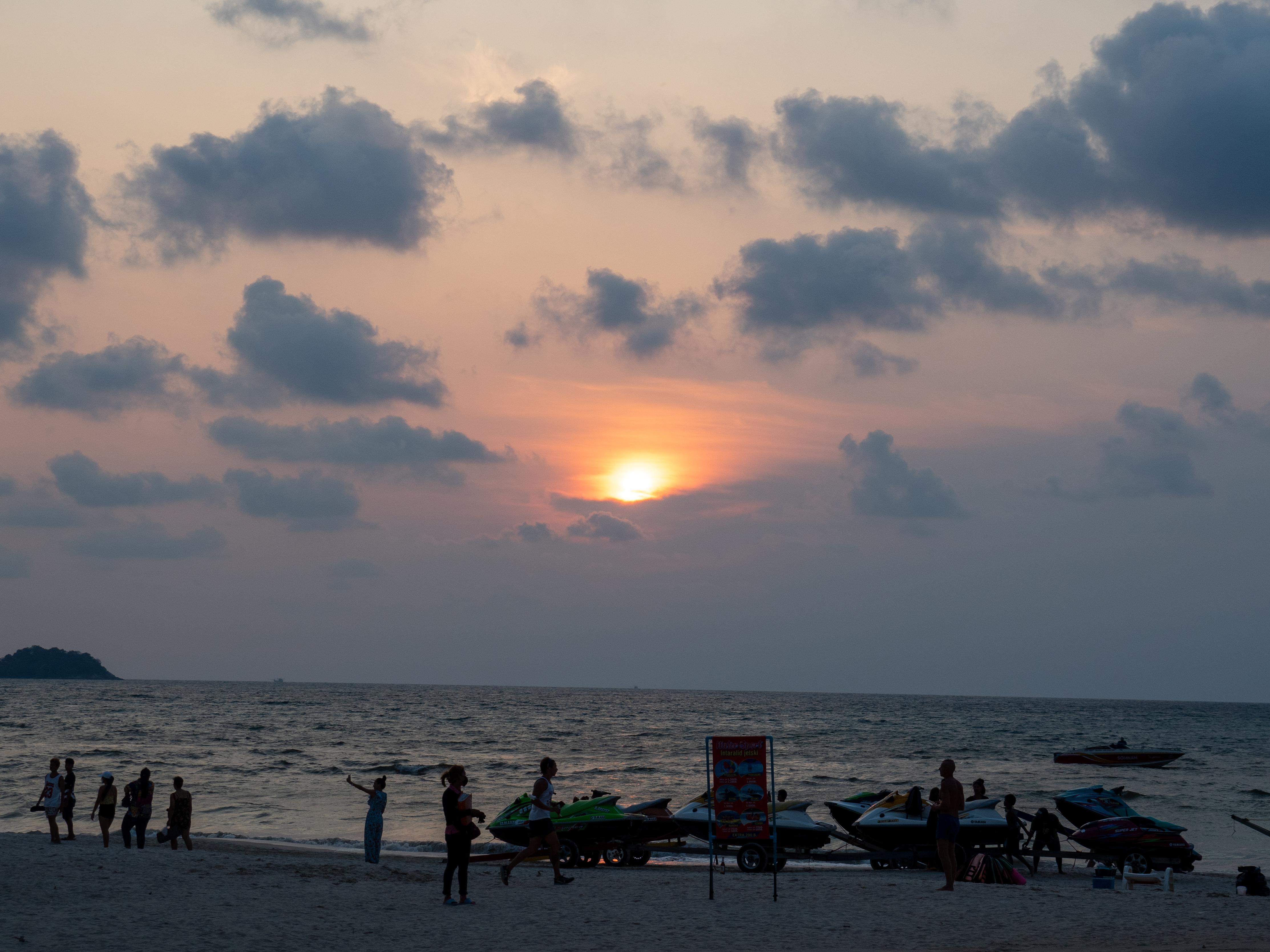 เดย์ บาย วินด์แฮม หาดป่าตอง ภูเก็ต 3*